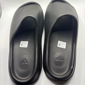 Black Adidas Yeezy Foam Runner slides 12 US